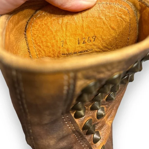 BED STU Predictable Brown Motorcycle Boots Studded Distressed Leather